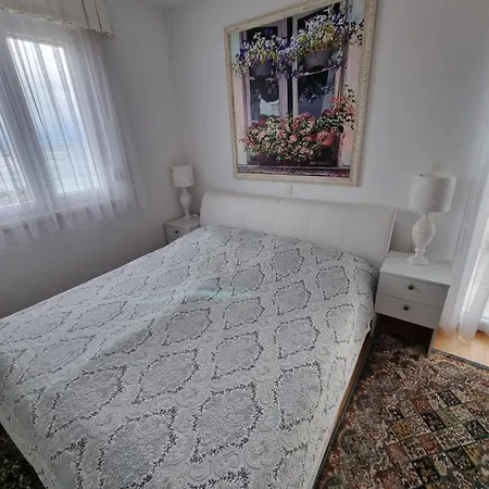 Charming Apartment, 2 Garage Parking Apartamento Split