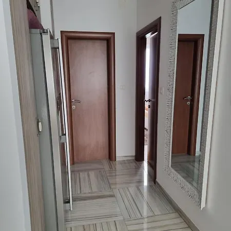 Charming Apartment, 2 Garage Parking