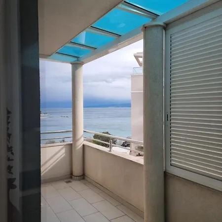 Charming Apartment, 2 Garage Parking *