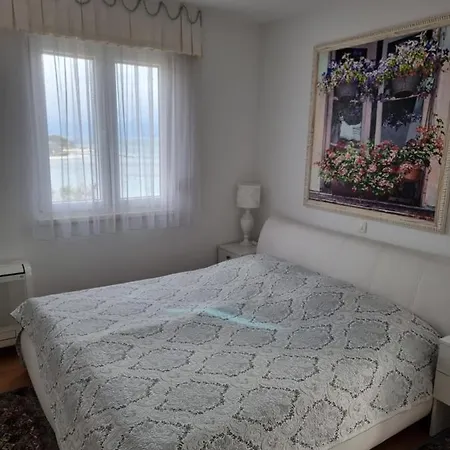Charming Apartment, 2 Garage Parking *